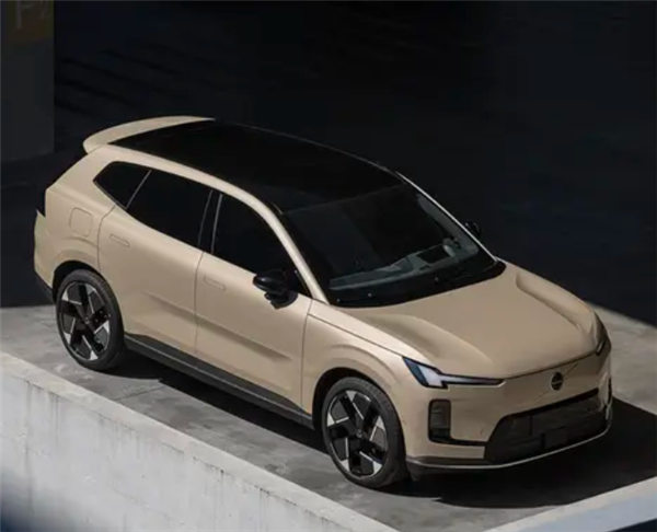  沃尔沃XC70插混SUV官图首发8月预售