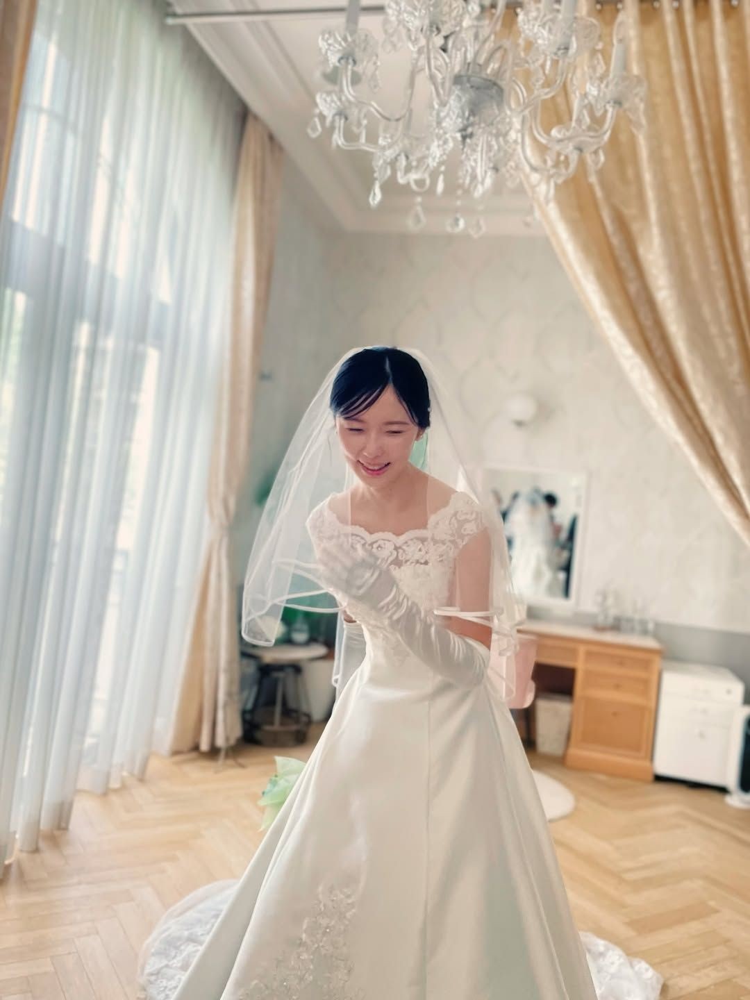 加藤小夏婚纱造型