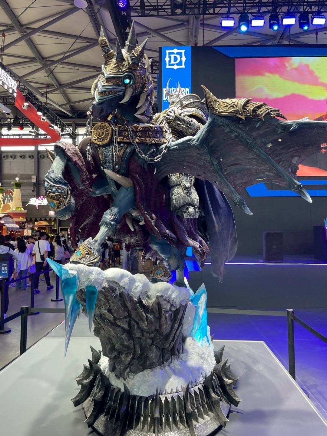 28.8万元送到家!暴雪在CJ现场展示2米高巫妖王雕像