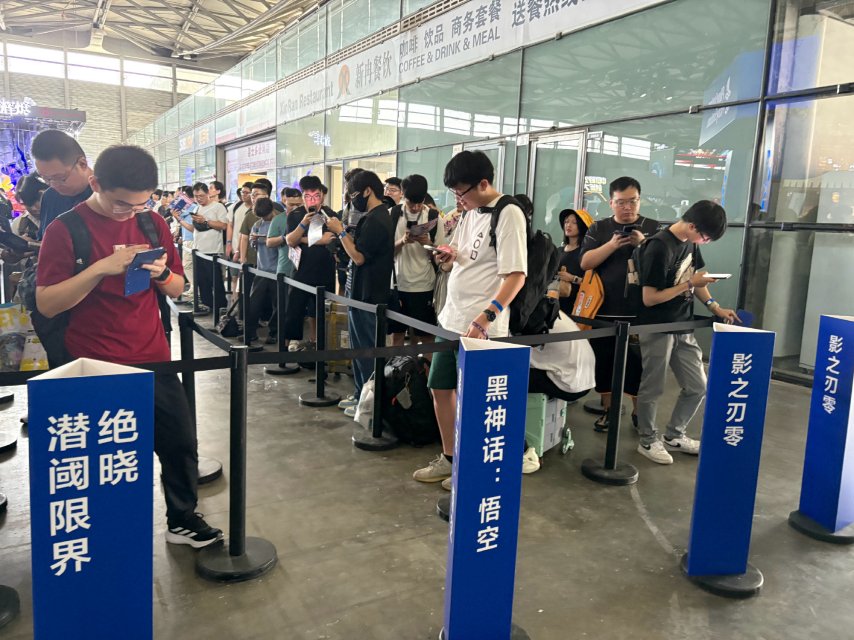  2025 ChinaJoy热门展台现场人气爆棚