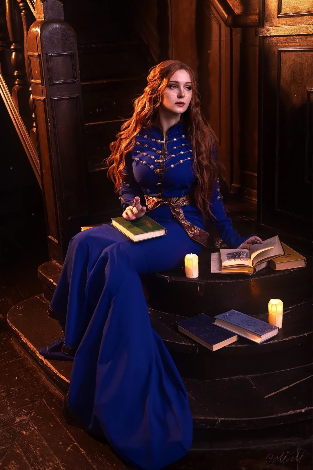 原著蓝裙造型特写