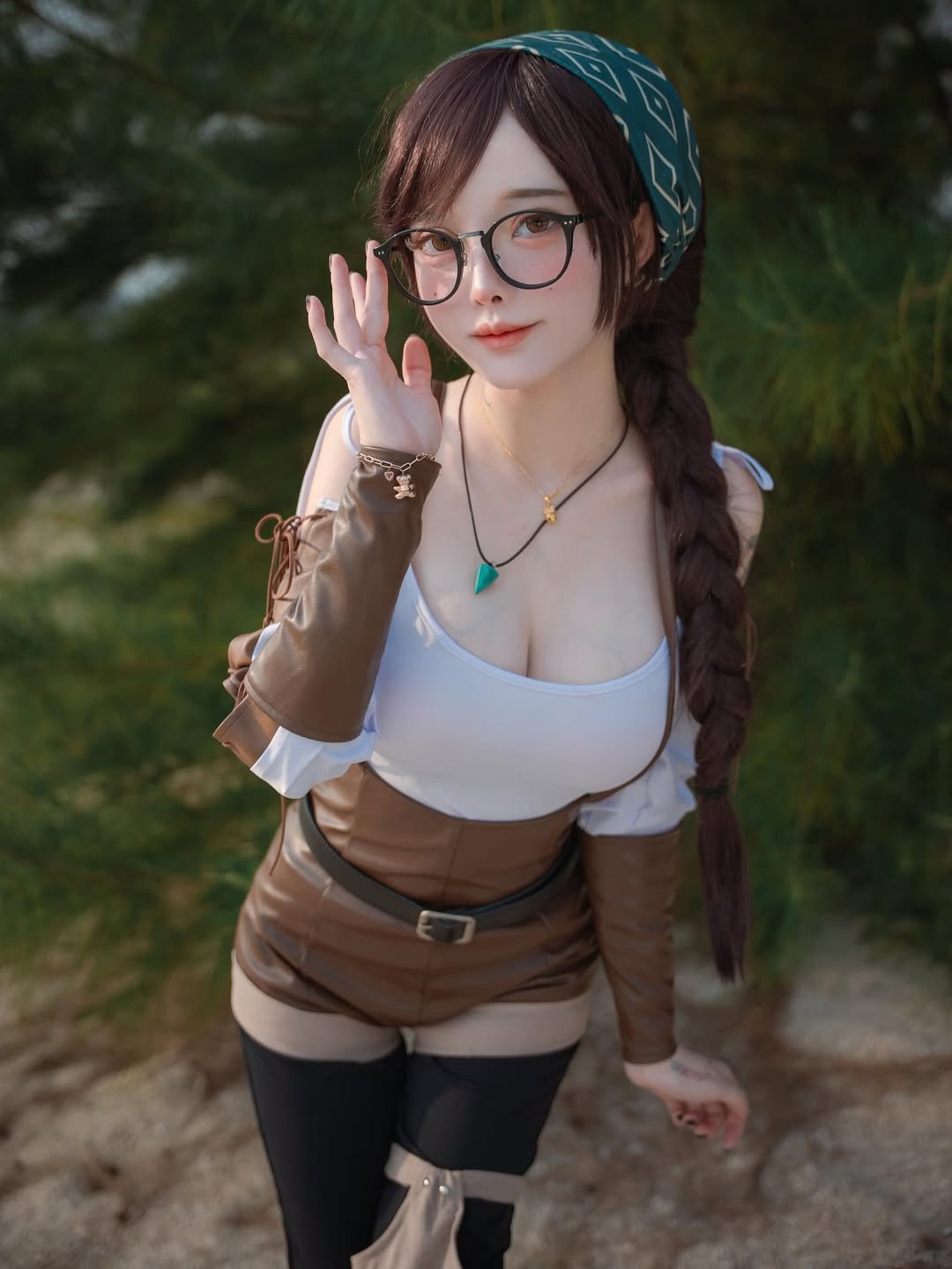 阿尔玛COS造型侧面照