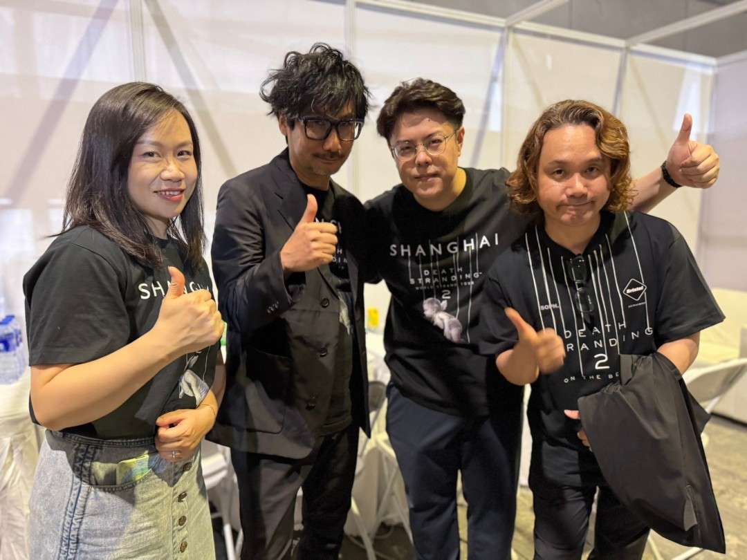 徐慧(左一)和曹真